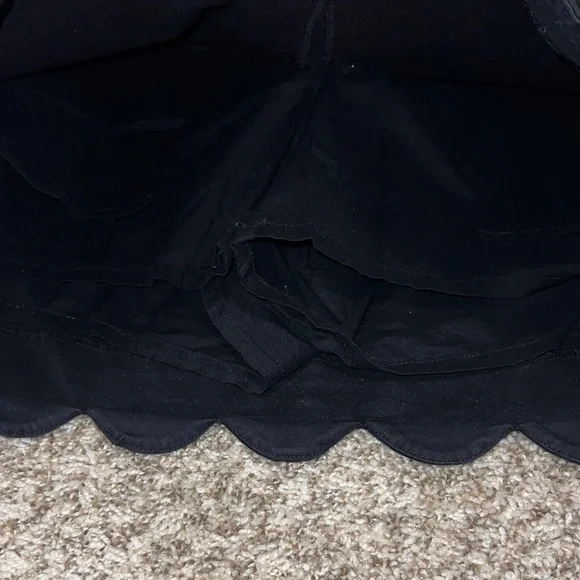 Crown & Ivy Black Mini Skirt with Scalloped Hem Size 2 - Picture 4 of 12